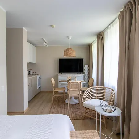 Harmony Hill Butas